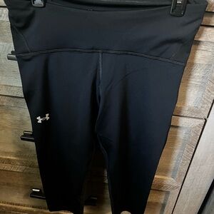 Under Armour NWOT-running Capri women’s large